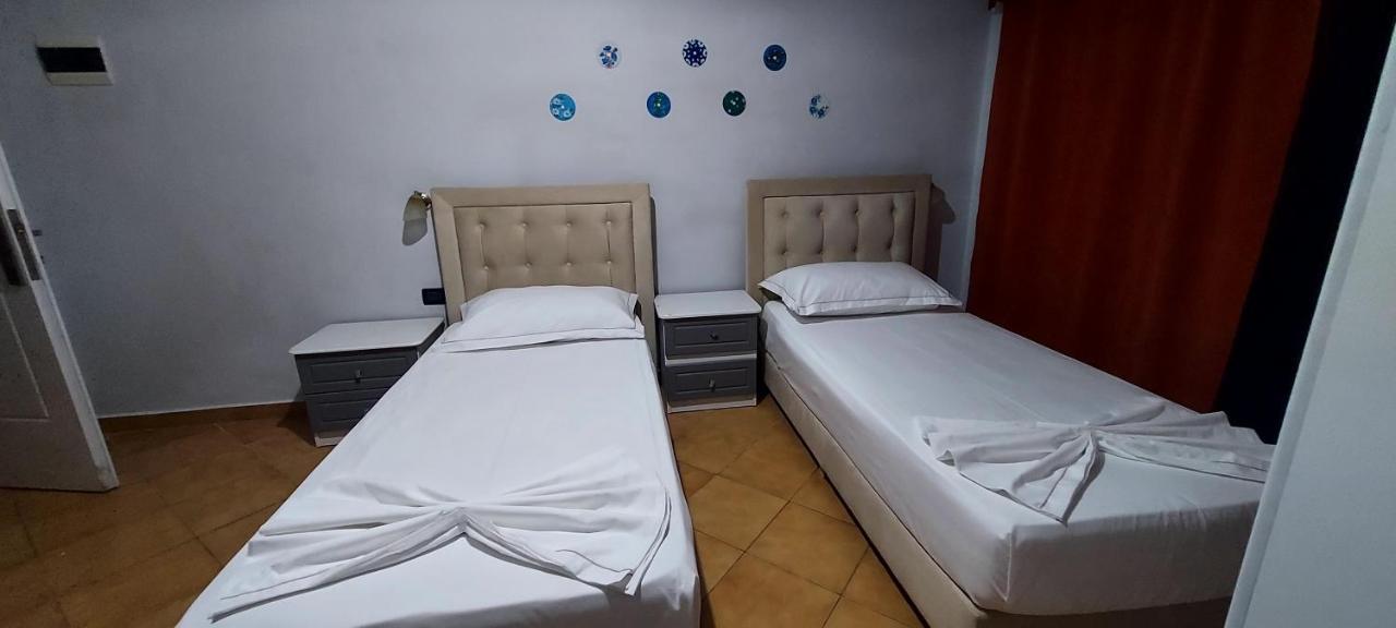 Kanina Hotel&Hostel Sarandë Esterno foto