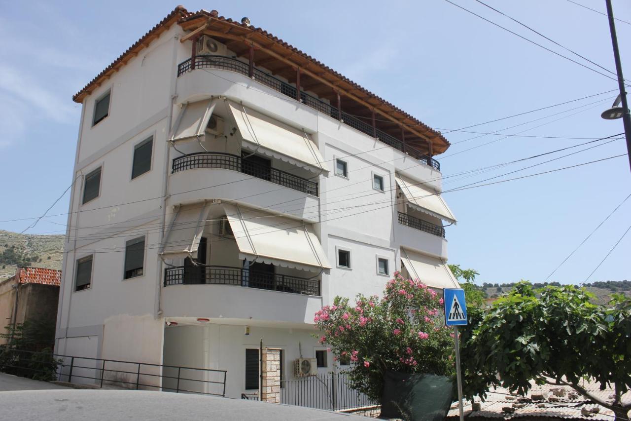 Kanina Hotel&Hostel Sarandë Esterno foto
