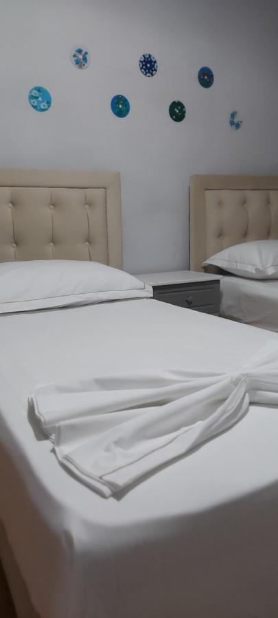 Kanina Hotel&Hostel Sarandë Esterno foto