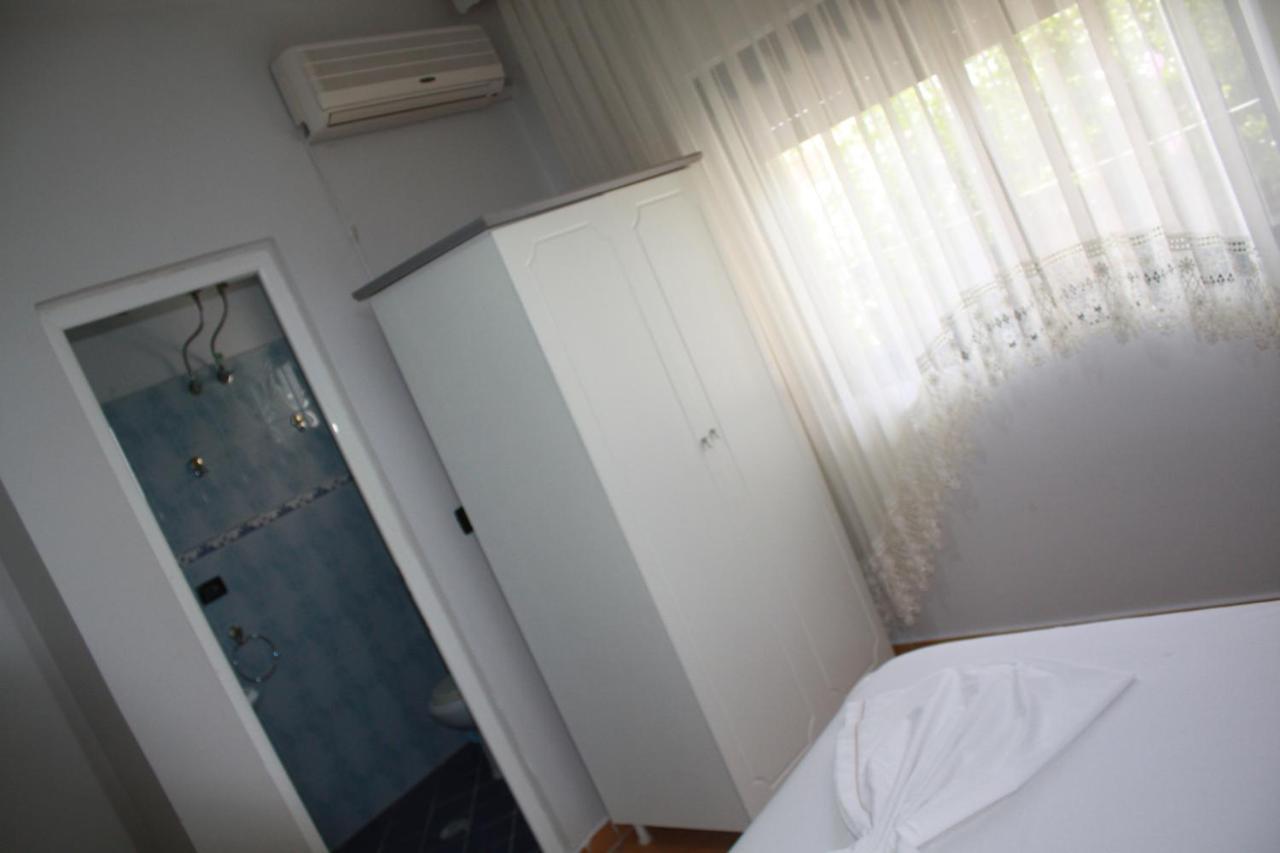 Kanina Hotel&Hostel Sarandë Esterno foto