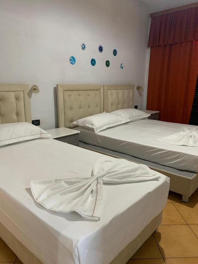 Kanina Hotel&Hostel Sarandë Esterno foto