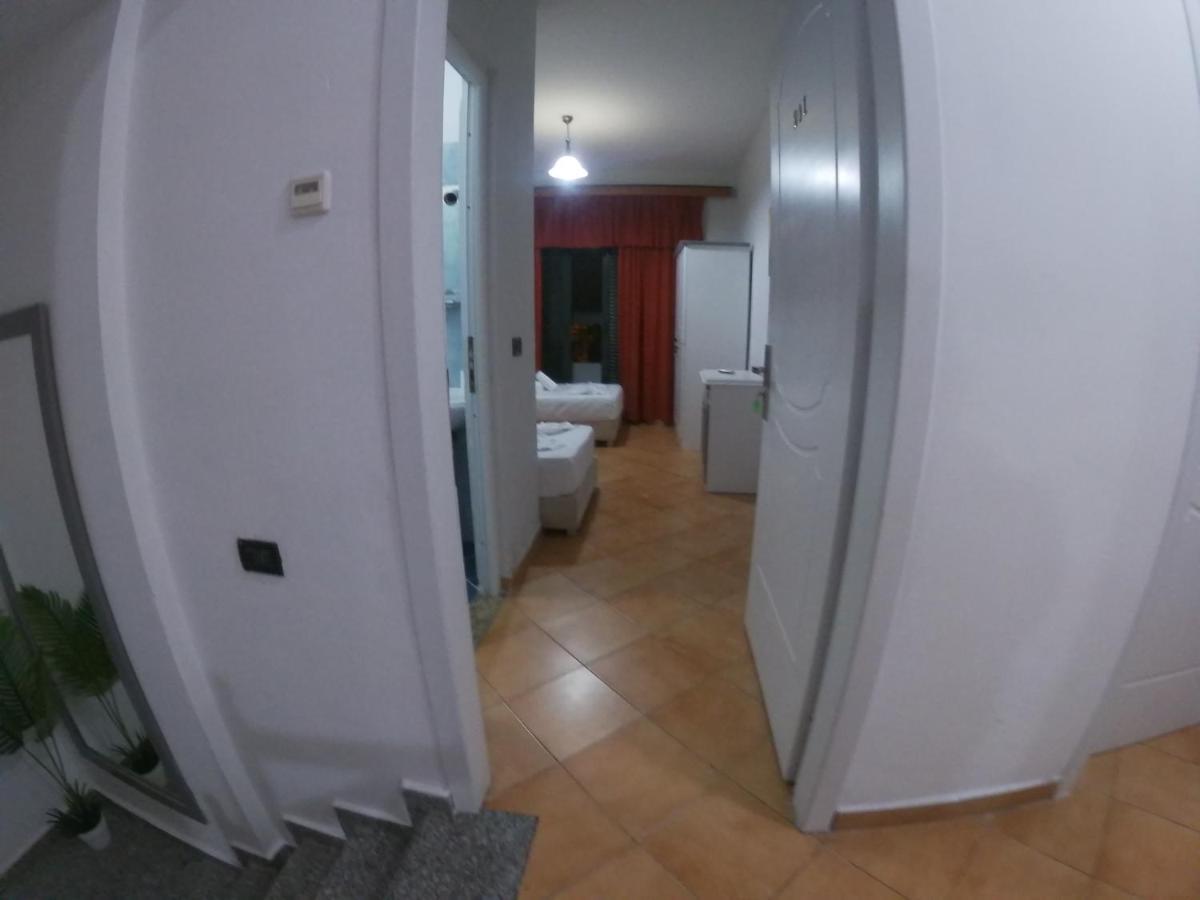 Kanina Hotel&Hostel Sarandë Esterno foto